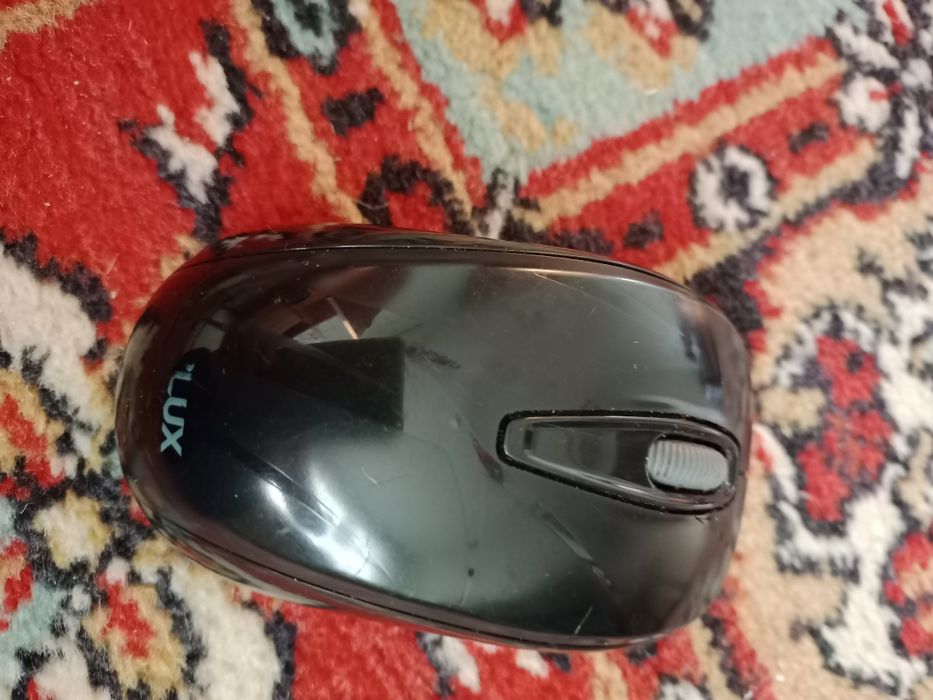 Продам компьютерную мышь,зарядное устройство,USB
