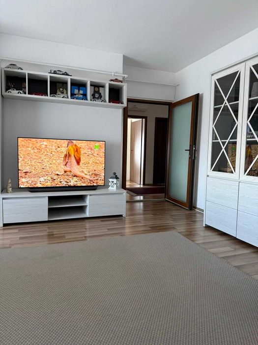 Inchiriez apartament 3 camere