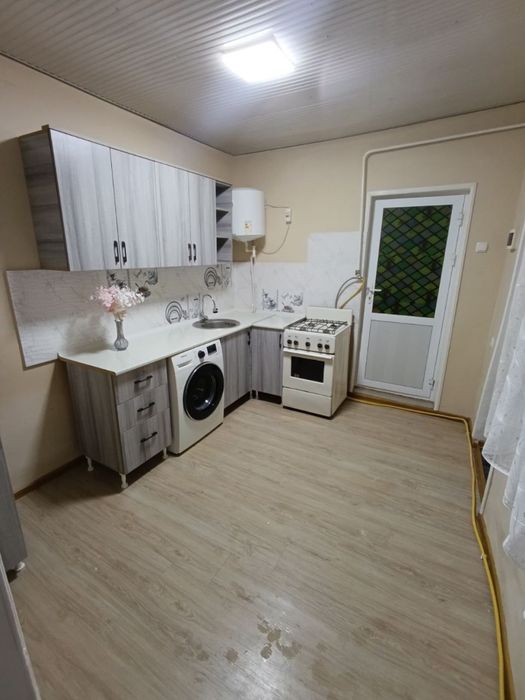 Дом в общем дворе 2 комн 45$ Некрасова