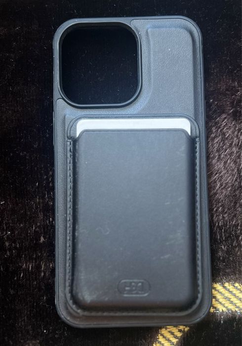 Чехлы на IPHONE 13 pro.