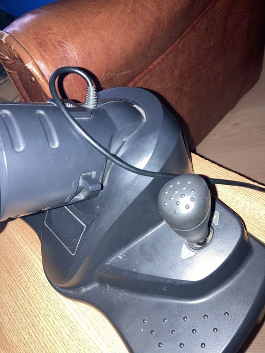 Volan gembird cu pedale pret 165 lei