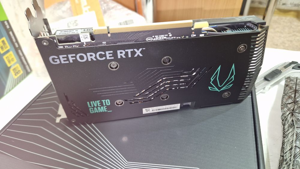 Продам видеокарту ZOTAC Gaming RTX 3050 ECO ZT-A30500K-10M 8Гб