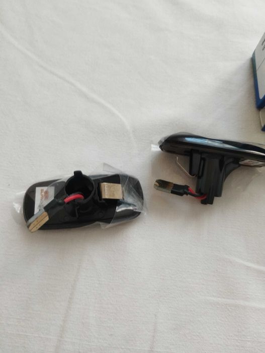 Продавам LED странични мигачи