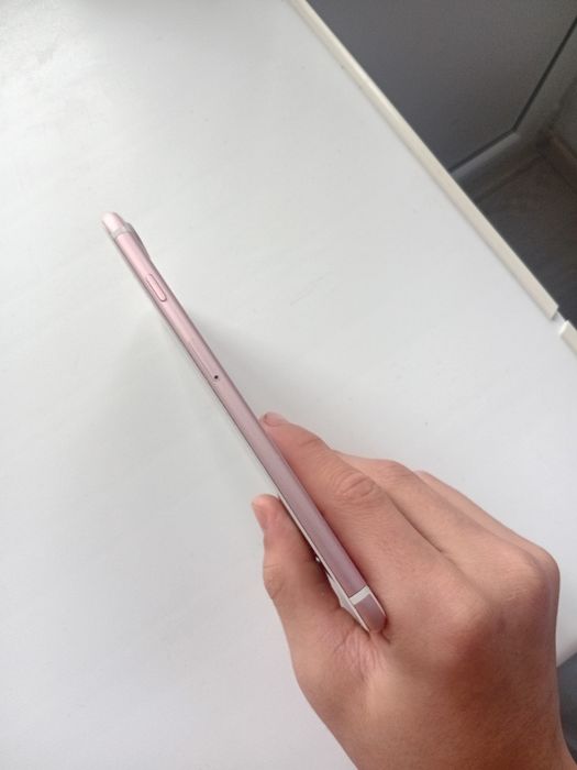 Продаюу Аифон 7+