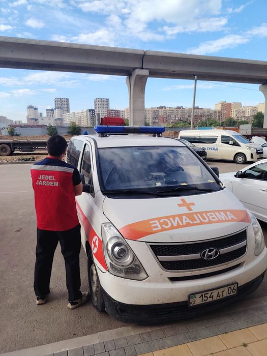 Перевозка лежачих людей.Инватакси