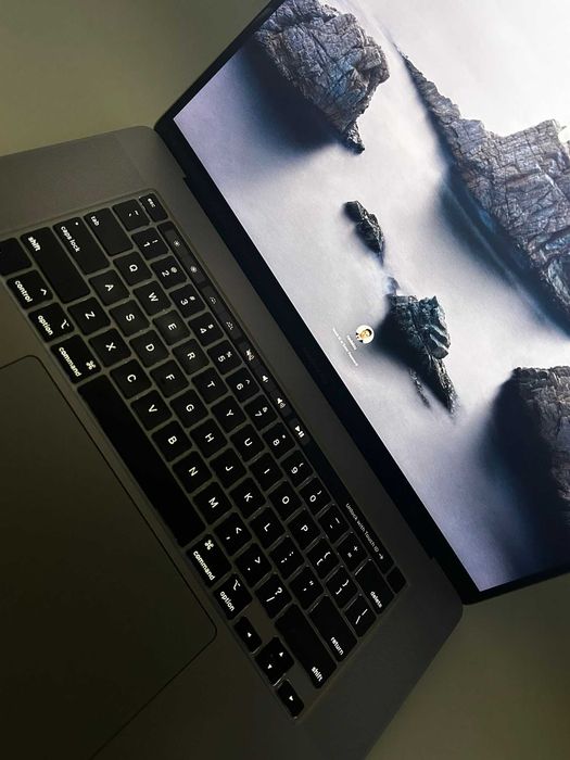 macbook pro 16'' , i9 2,4GHz, 32Gb, 1Tb