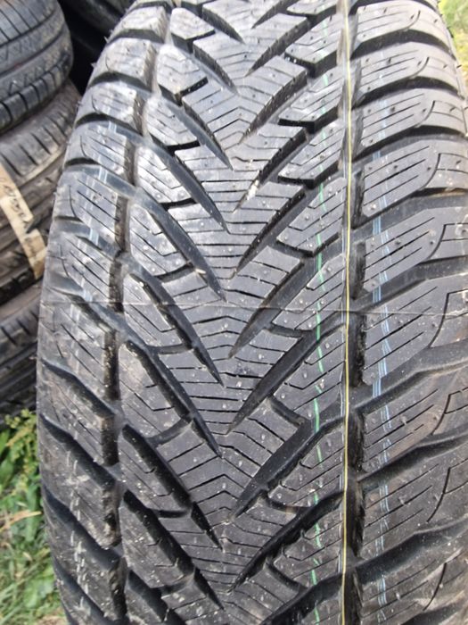 Anvelopă 205/60R16 marca Goodyear