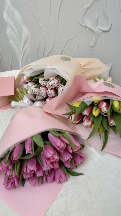 Цветы, тюльпаны, клубника в шоколаде!