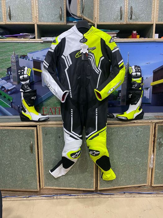 Мото Екипировка- Костюми Ботиши Ръкавици