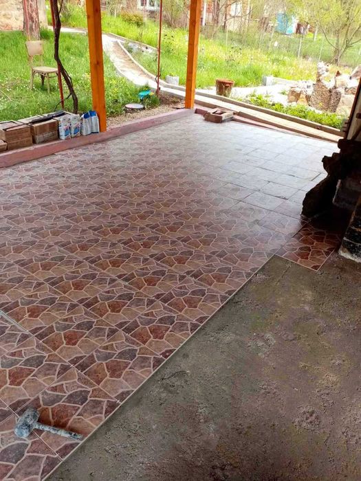 Майстор в полагането на плочки. Бани, стълбища, тераси.