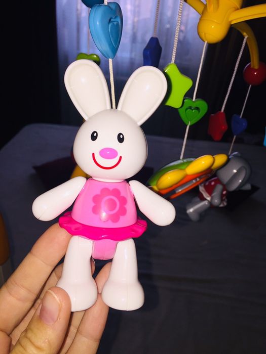 Мобиль жираф на кроватку