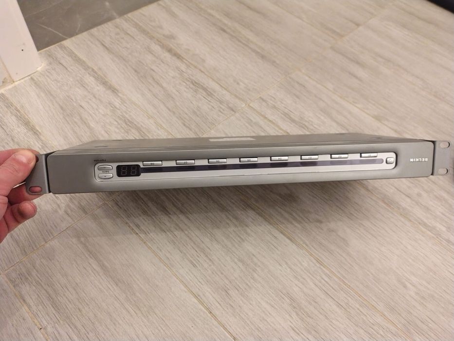 De vanzare laptop rac server