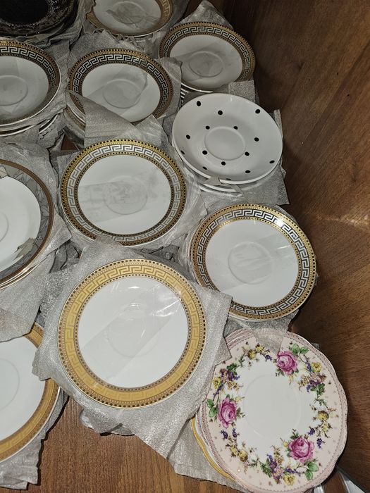 Блюдца 1шт 100тг, молочница, сахарница