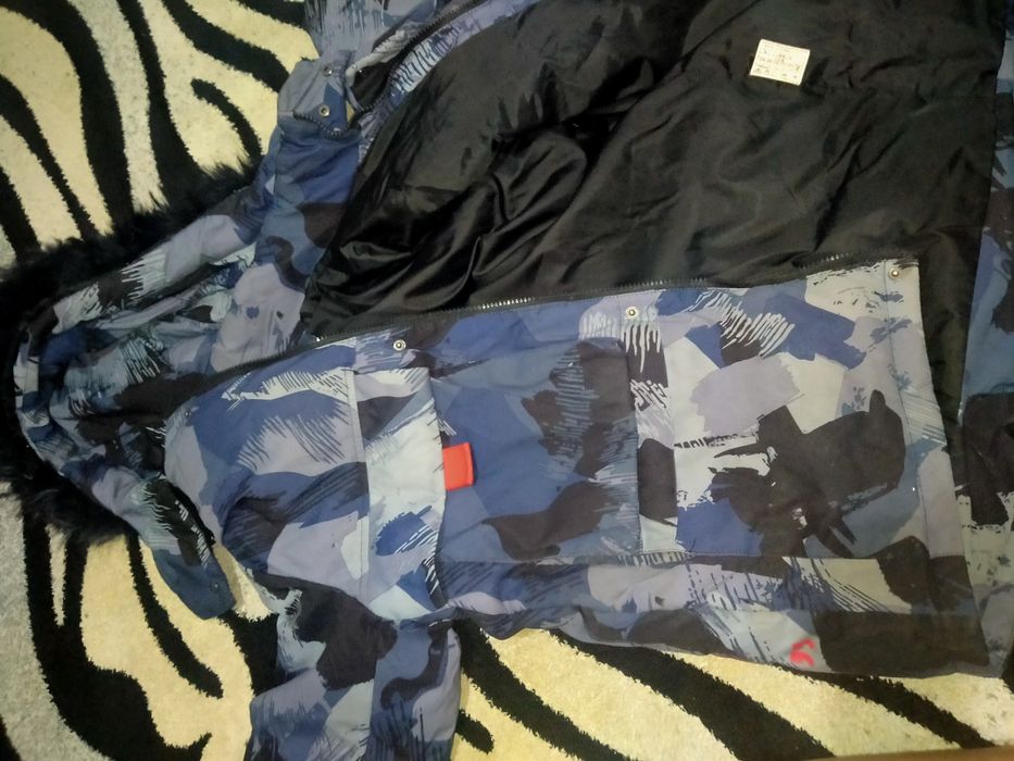 Продам куртку очень теплая