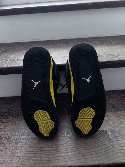 Jordan 4 yellow thunder