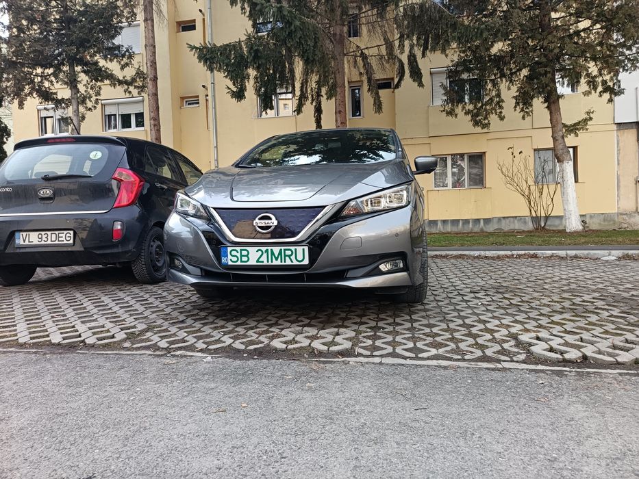 Nissan leaf  se accepta și unele schimburi prețul este pt cash