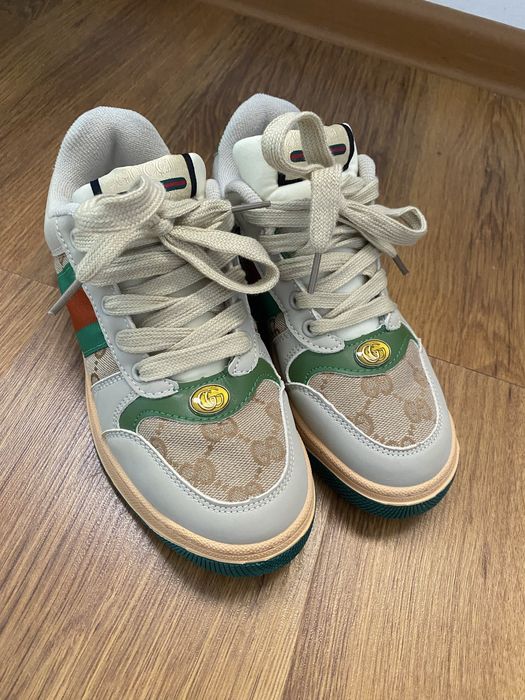 Кроссовки женские