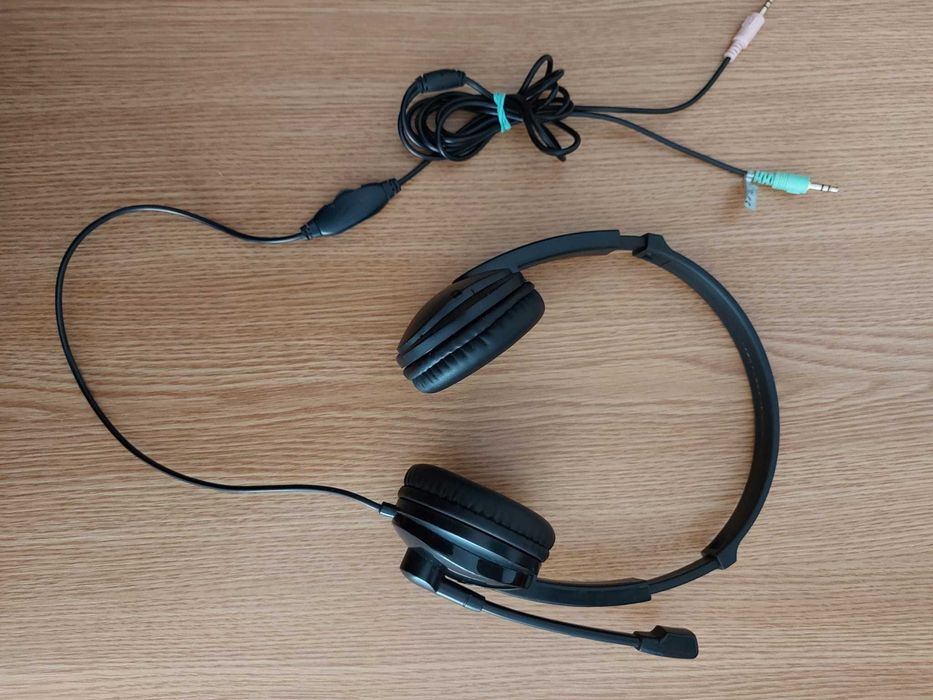 Casti audio cu microfon, stereo, jack 3,5, sistem cu potentiometru pentru reglarea volumului
