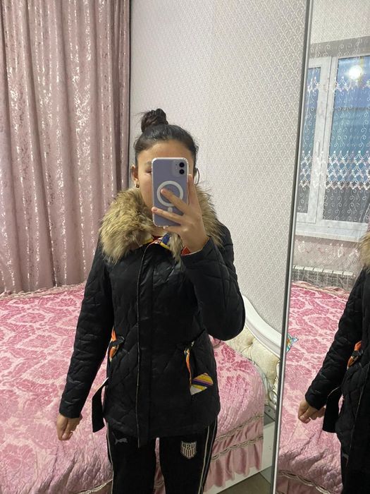 Продам куртку двухсторонняя.