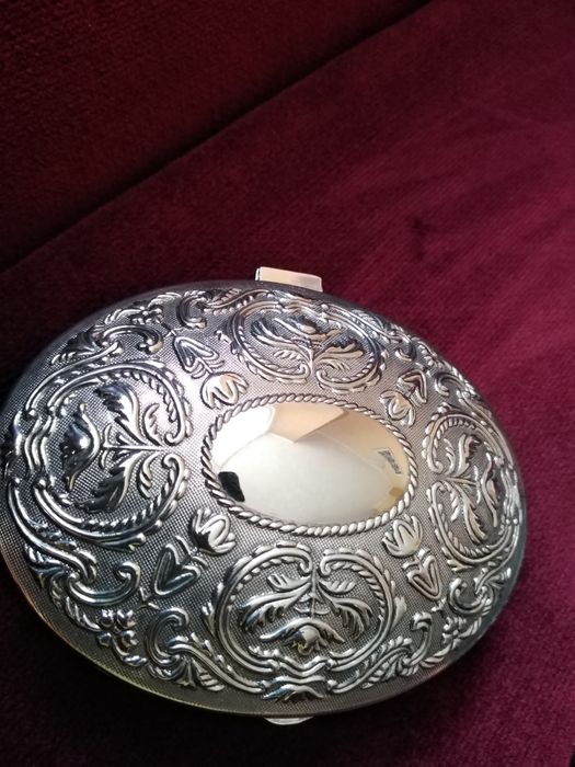 Кутии за бижута.