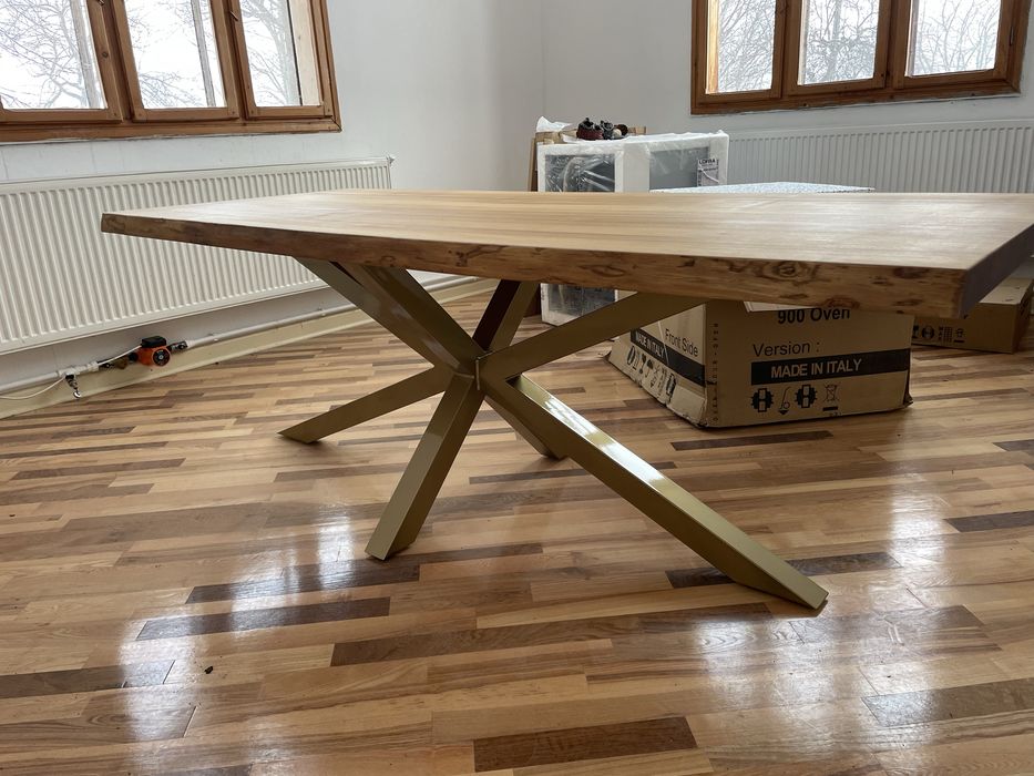 Masa cu blat din lemn masiv