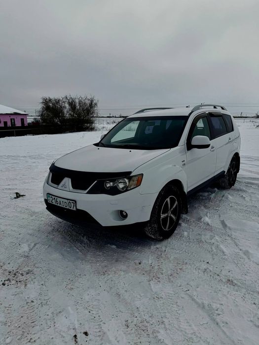 Митсубиси аутлендер