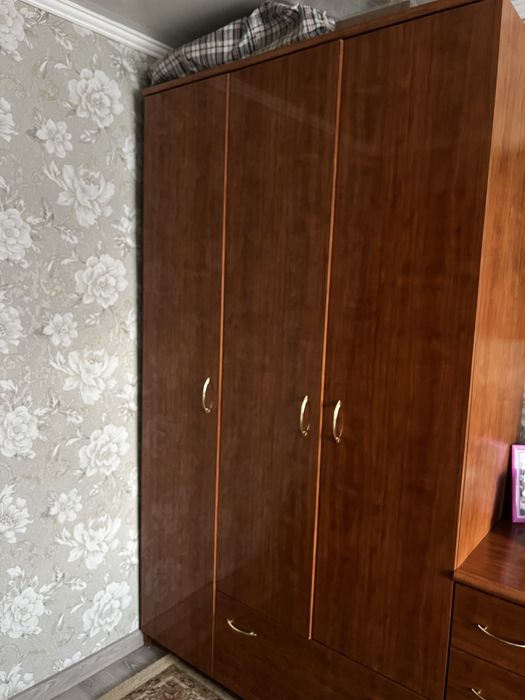 Спальный гарнитур б/у