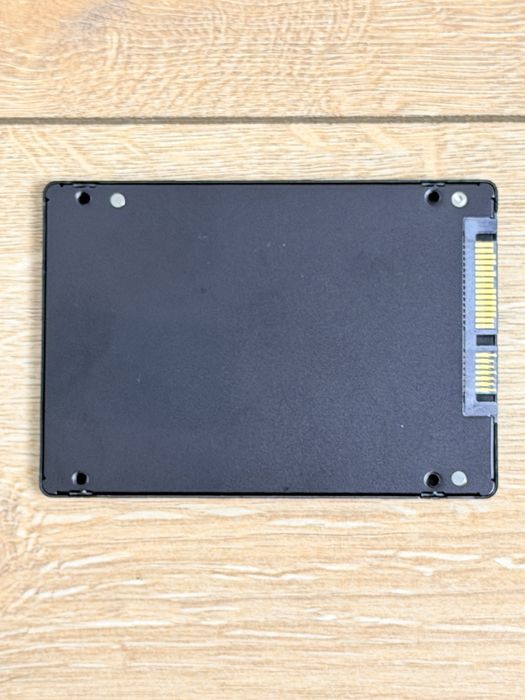 HDD 1000 g SSD 256 g