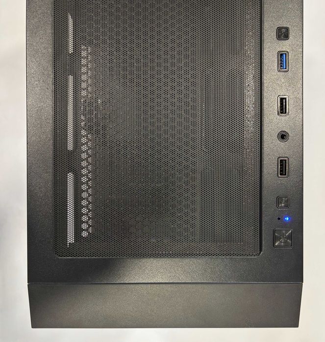 Геймърски компютър Intel Core i7 10700, RX 6700 XT 12GB, 16GB ram