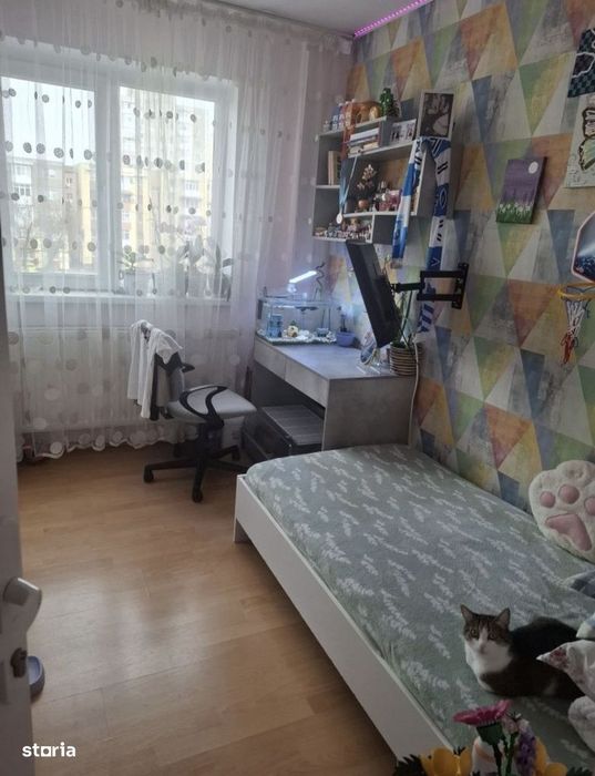 Apartament 3 camere Craiovita Materna 3/4 centrala termică