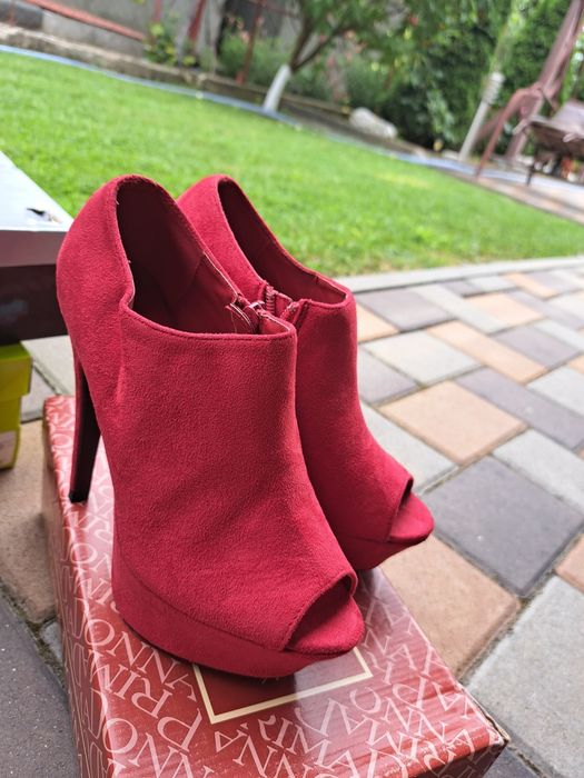 Vând pantofi și sandale