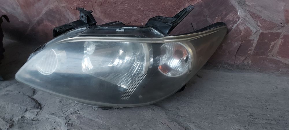 Фары на Mazda MPV