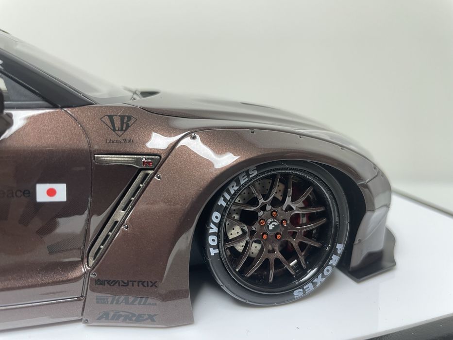 Nissan GT-R R35 LB Works 1/18 Make Up / Prior Design 1/18 GT SPIRIT ...