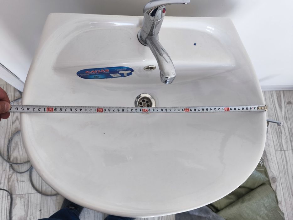 продам раковину со смесителем