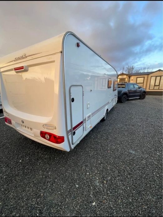 Продавам Swift Carisma 6 berth 2005 година в