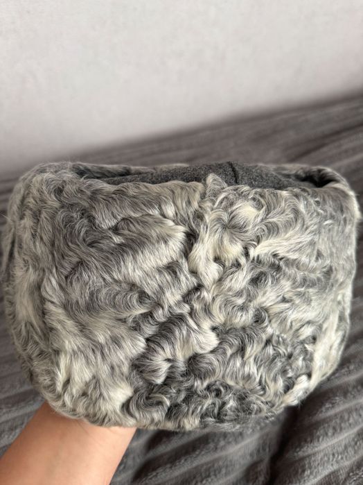 Каракулевая шапка