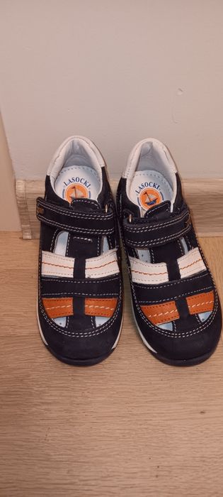 Ласоцки обувки номер 24