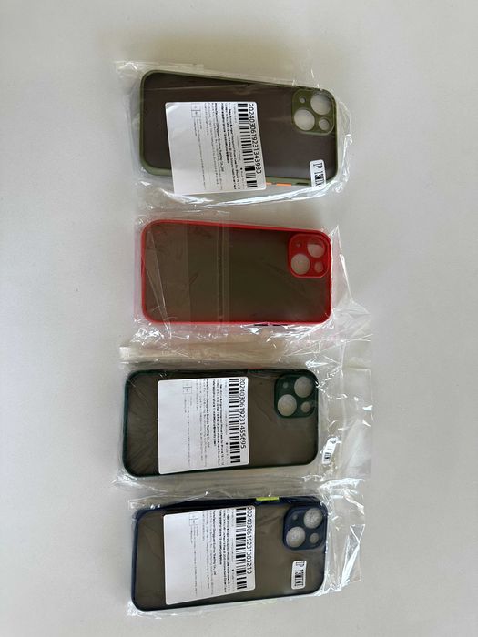 Продавам 4 кейса за iPhone 13 Mini
