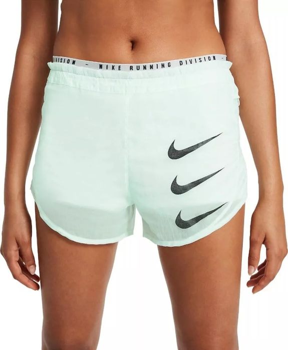 Nike DRI-FIT Run Division Tempo Luxe 2in1 Shorts оригинални гащета с клин 2в1 S Найк спорт шорти