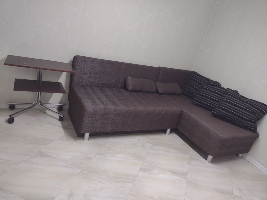 Дава се под наем Едностаен апартамент в Плевен, Идеален център - 25 кв.м за 153 € - Снимка #1