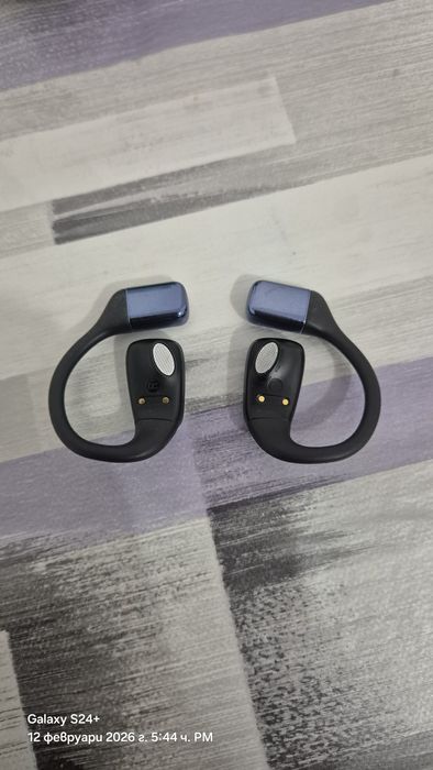 Продавам слушалки HTC