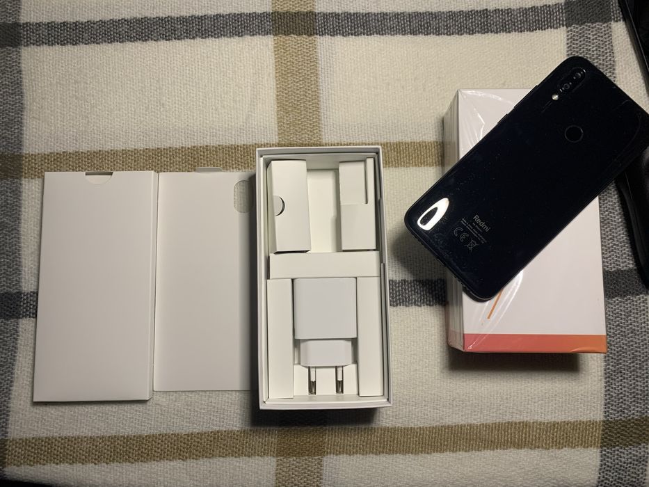 Продаю смартфон Xiaomi redmi 7