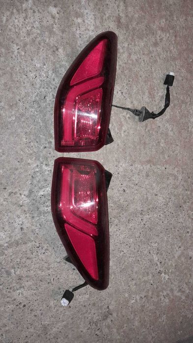 Продавам дясна лед светлина и стопове за Хюндай Кона 2021г.