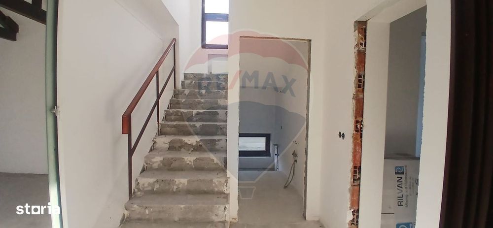 Casa individuala 4 camere cu teren 454 mp cartier privat Crevedia