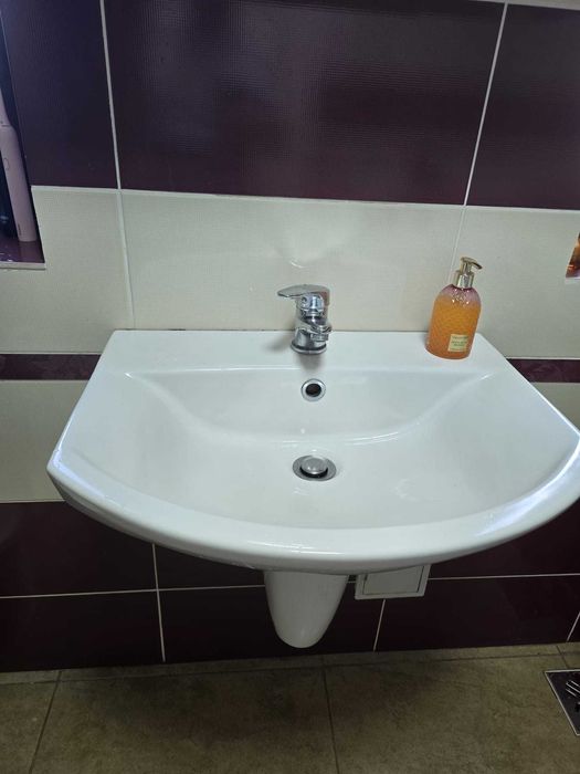 Chiuveta baie suspendata + baterie + dop – stare foarte buna