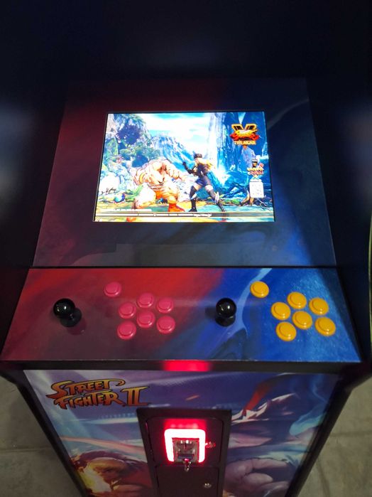 боксова круша игра аркада TEKKEN 7 или STREET FIGHTER V