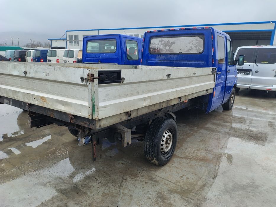 Каросерия с алуминиеви канати с размери 3.33 м  Х 2.00 м Х 0.40 м