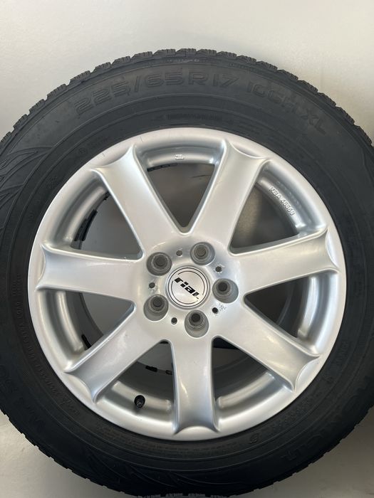 Джанти 17 цола 5х114,3 за Хонда ЦР-В със зимни гуми 225/65/17