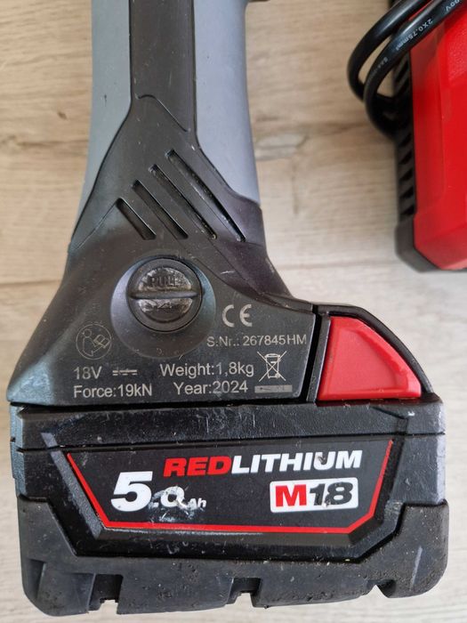 Presa de sertizat Milwaukee M12. wurth 18v