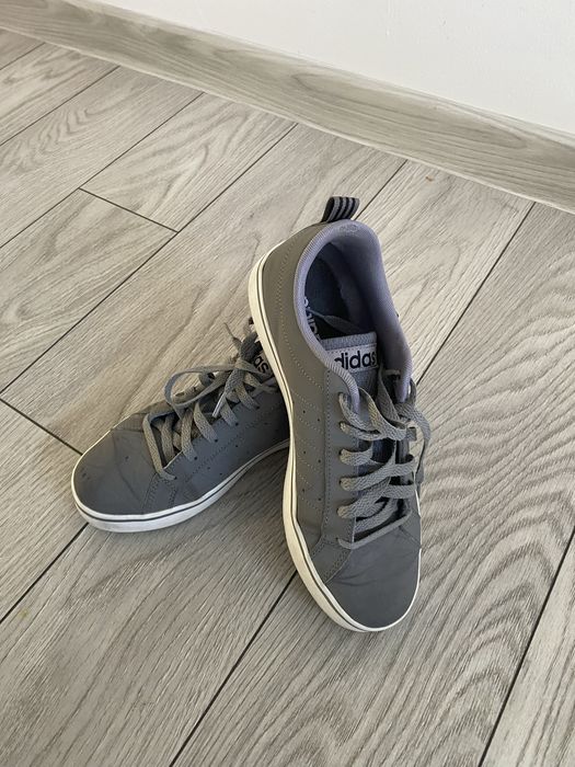 Vand tenisi barbati marimea 40